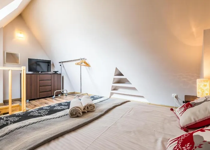 Stroma, Odkryj-zakopane Lejlighed Zakopane